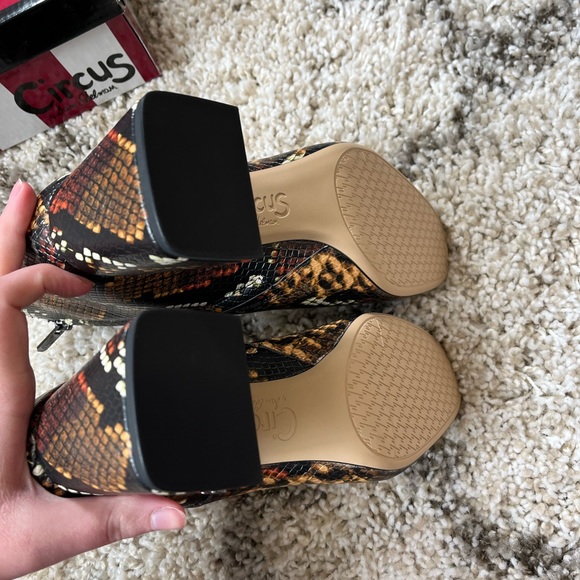 Circus by Sam elderman booties - Picture 5 of 5